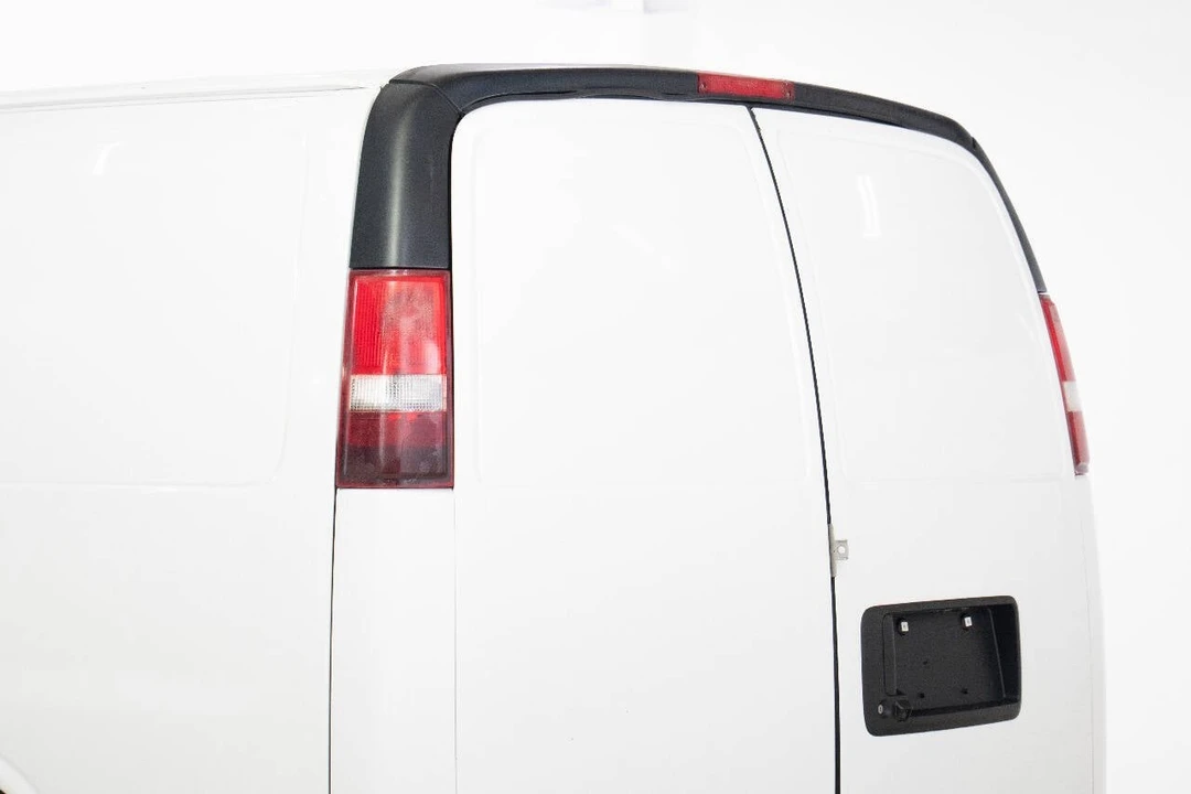 2017 Chevrolet Express - Image 14 of 21