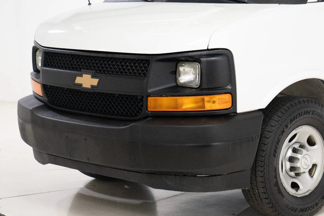 2017 Chevrolet Express - Image 9 of 21