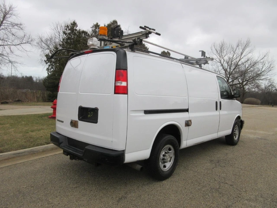 2017 Chevrolet Express - Image 9 of 21