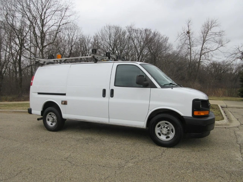 2017 Chevrolet Express - Image 4 of 21