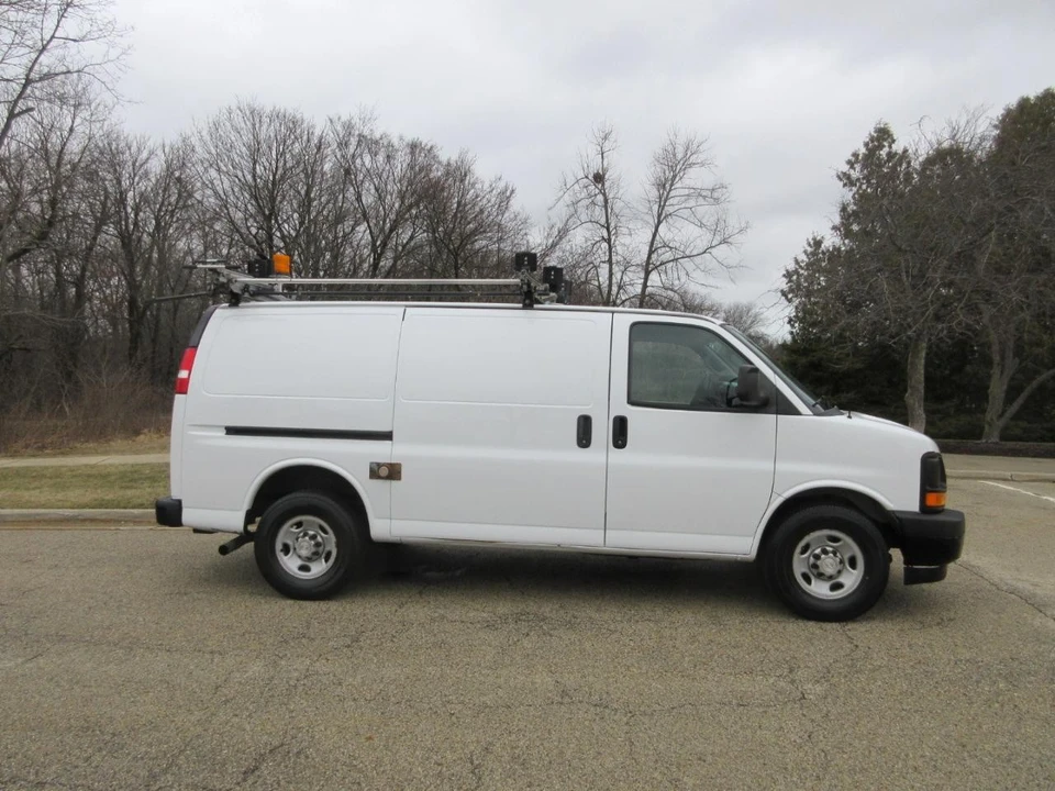 2017 Chevrolet Express - Image 6 of 21