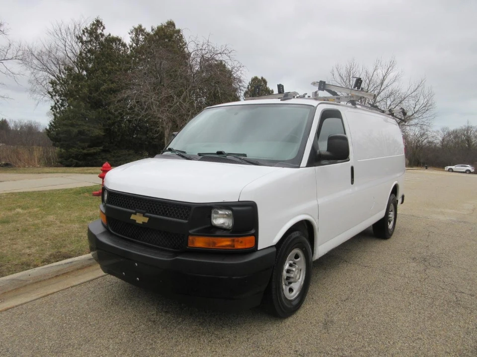 2017 Chevrolet Express - Image 21 of 21