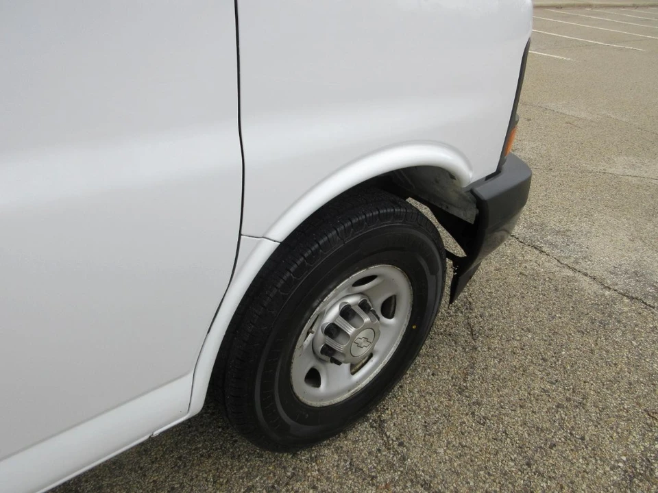 2017 Chevrolet Express - Image 13 of 21