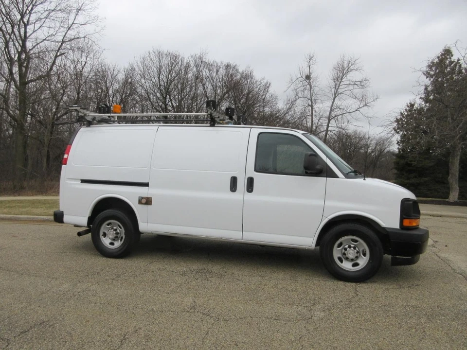 2017 Chevrolet Express - Image 5 of 21