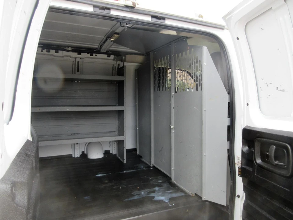 2017 Chevrolet Express - Image 18 of 21