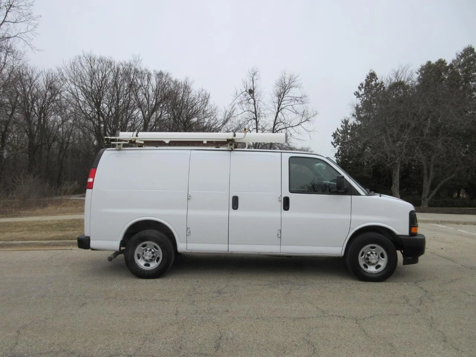 2017 Chevrolet Express - Image 6 of 21