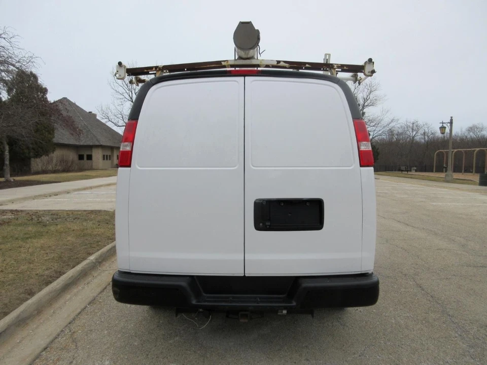 2017 Chevrolet Express - Image 12 of 21