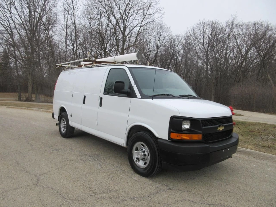 2017 Chevrolet Express - Image 3 of 21