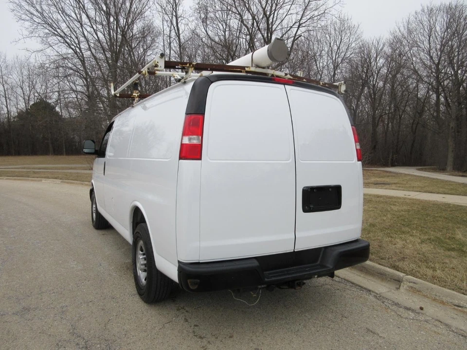 2017 Chevrolet Express - Image 4 of 21