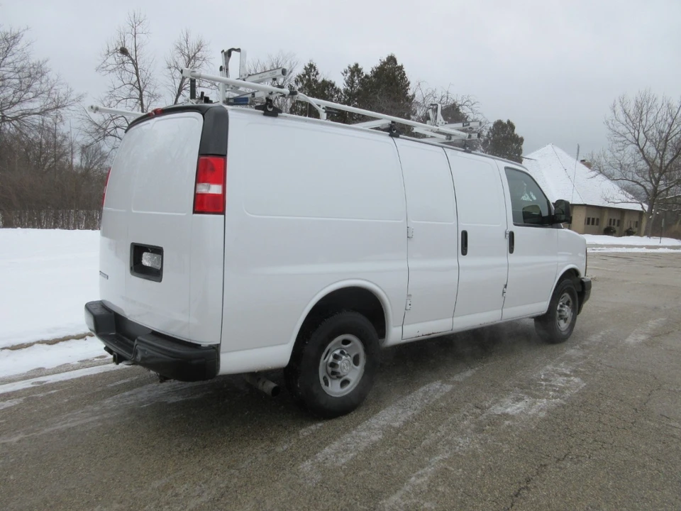 2017 Chevrolet Express - Image 6 of 21