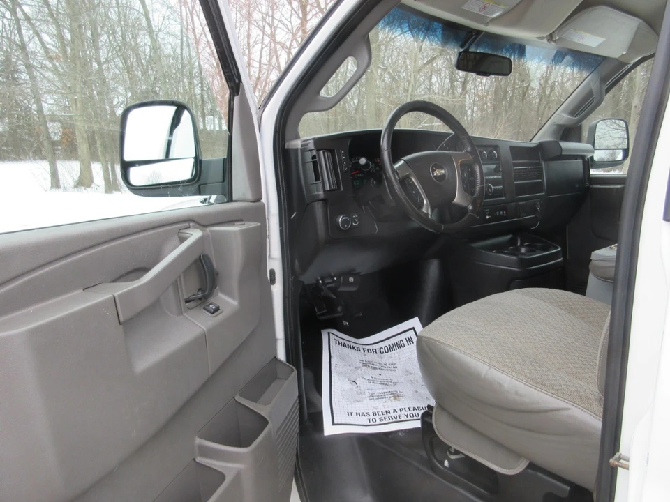 2017 Chevrolet Express - Image 21 of 21