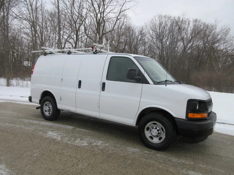 2017 Chevrolet Express - Image 4 of 21
