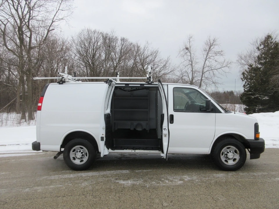 2017 Chevrolet Express - Image 12 of 21