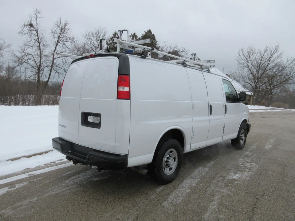 2017 Chevrolet Express - Image 7 of 21
