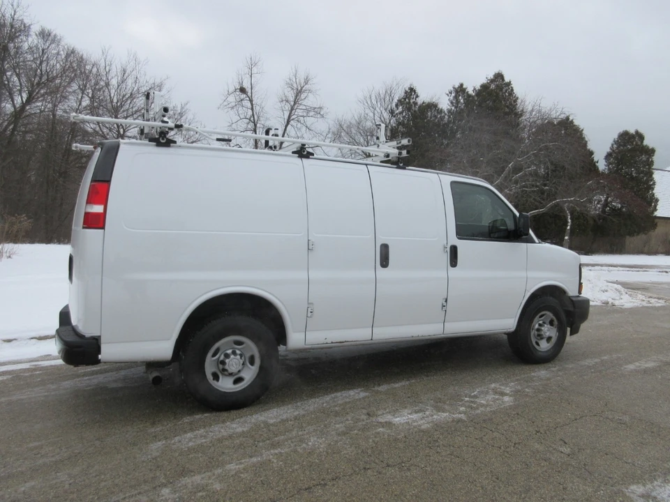 2017 Chevrolet Express - Image 5 of 21