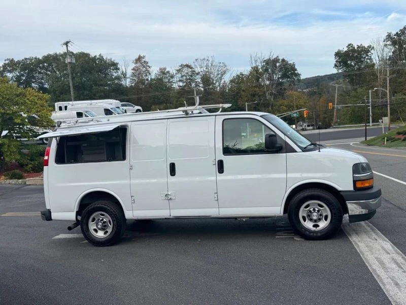2017 Chevrolet Express - Image 6 of 12