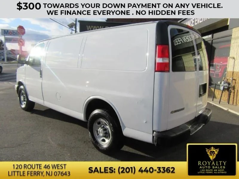 2017 Chevrolet Express - Image 9 of 12