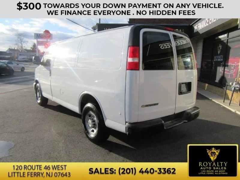 2017 Chevrolet Express - Image 11 of 12