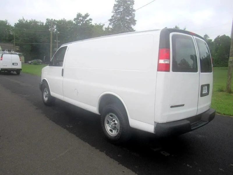 2017 Chevrolet Express - Image 5 of 12
