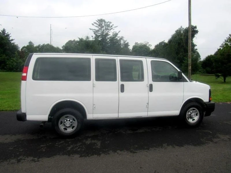 2017 Chevrolet Express - Image 9 of 12