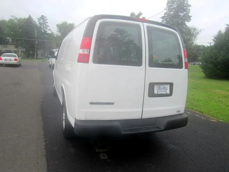 2017 Chevrolet Express - Image 6 of 12
