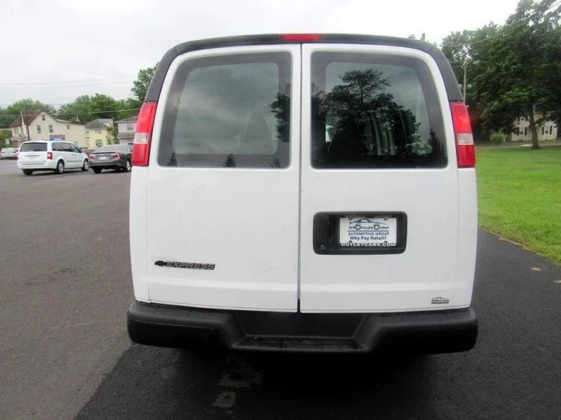 2017 Chevrolet Express - Image 7 of 12