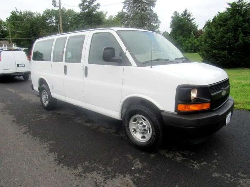 2017 Chevrolet Express - Image 11 of 12