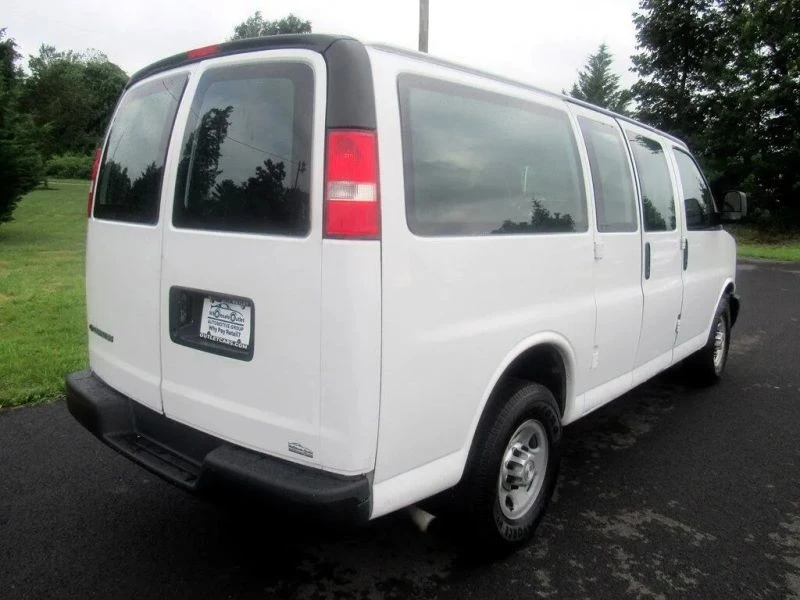 2017 Chevrolet Express - Image 8 of 12