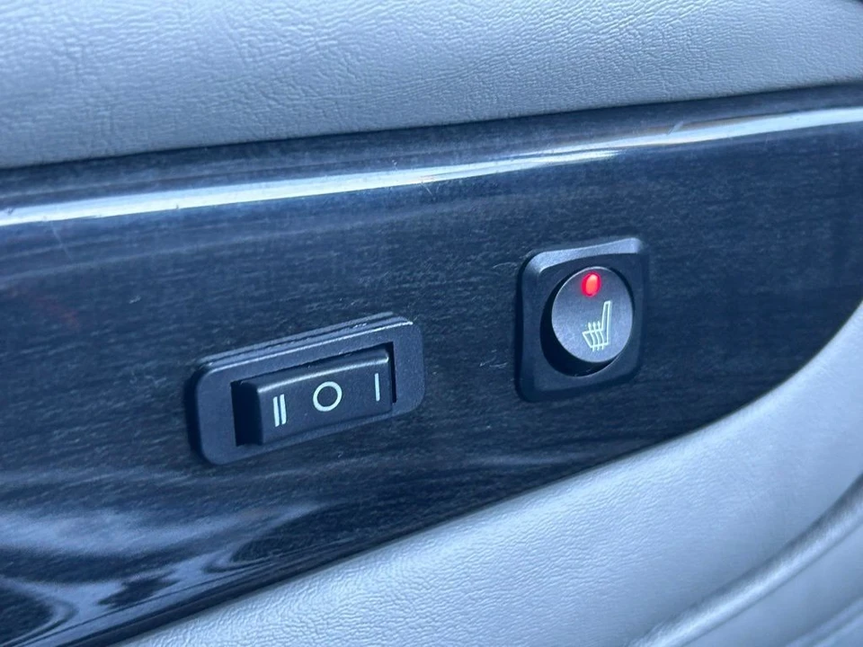 2017 Chevrolet Express - Image 10 of 12