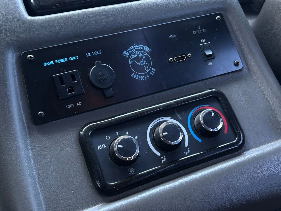 2017 Chevrolet Express - Image 9 of 12