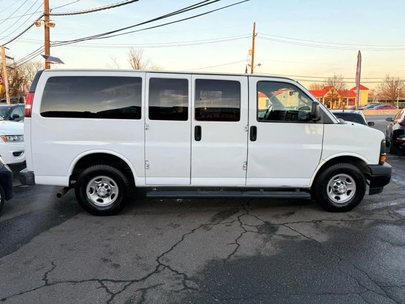 2017 Chevrolet Express - Image 5 of 12