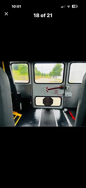 2017 Chevrolet Express - Image 17 of 20