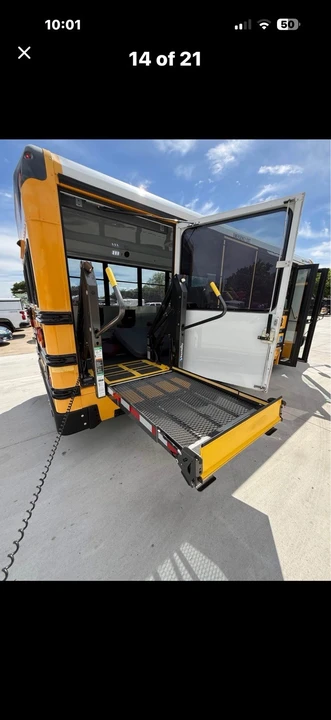 2017 Chevrolet Express - Image 13 of 20