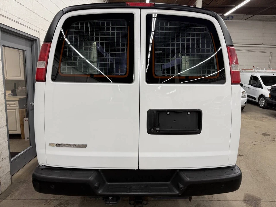 2017 Chevrolet Express - Image 12 of 21