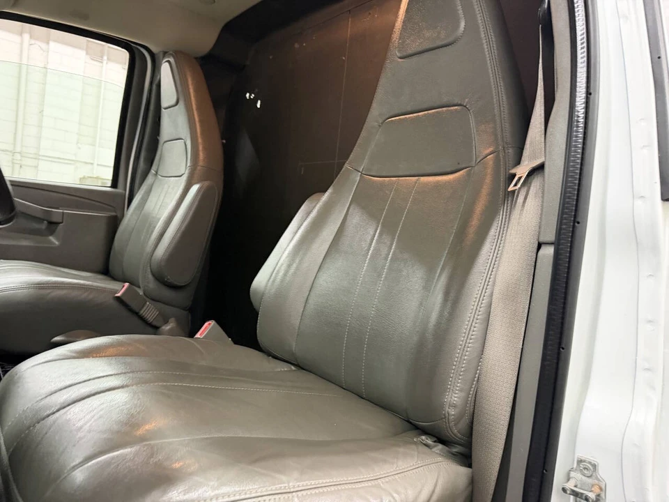 2017 Chevrolet Express - Image 5 of 21
