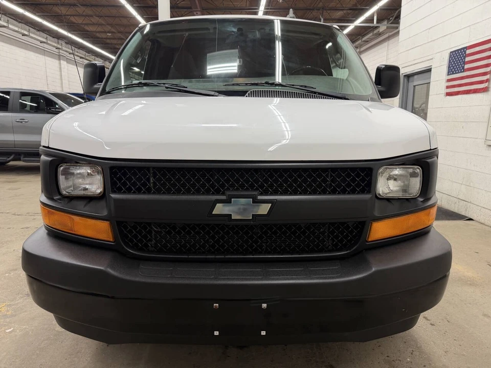2017 Chevrolet Express - Image 14 of 21