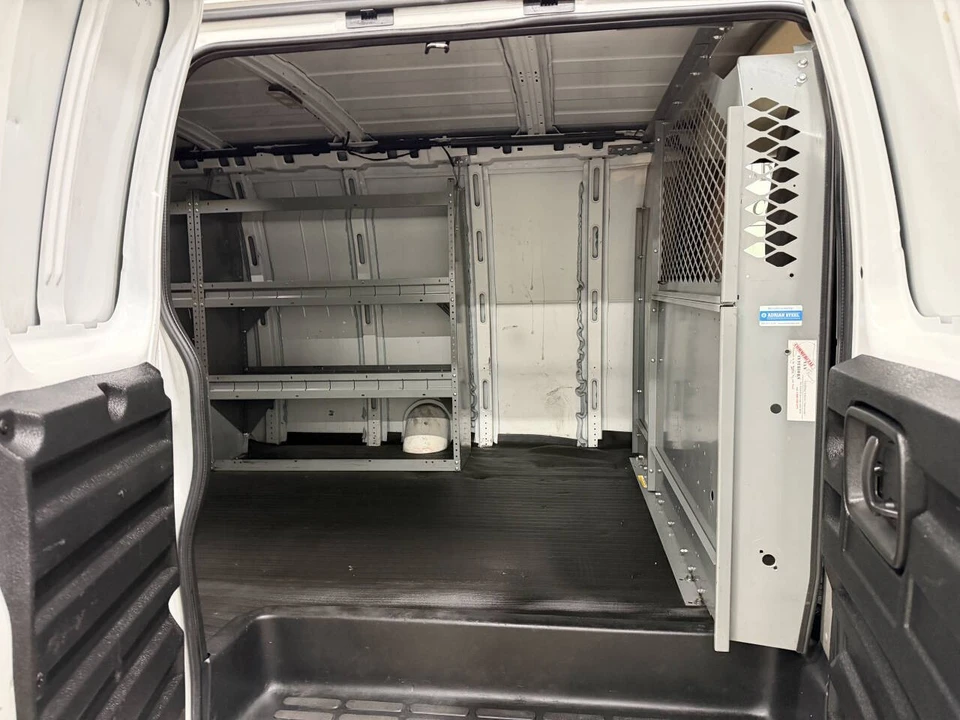 2017 Chevrolet Express - Image 17 of 21