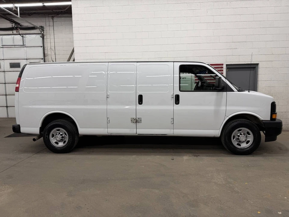 2017 Chevrolet Express - Image 12 of 12