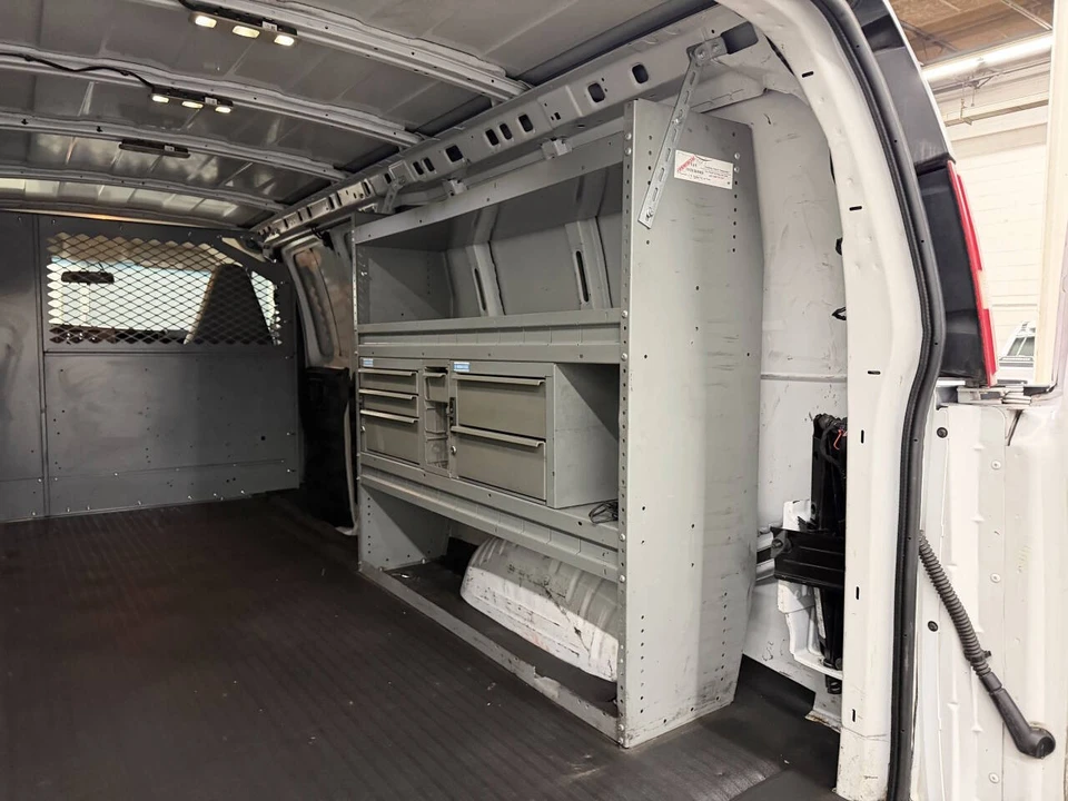 2017 Chevrolet Express - Image 15 of 21
