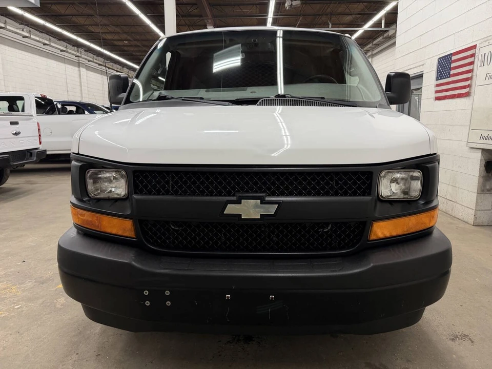 2017 Chevrolet Express - Image 13 of 21