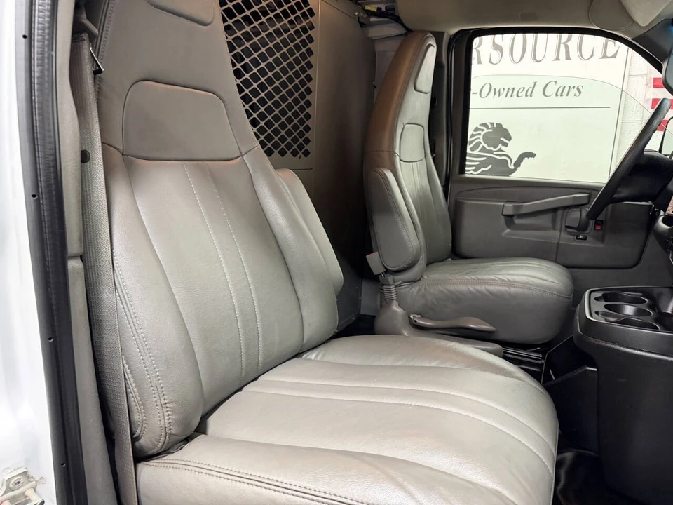 2017 Chevrolet Express - Image 6 of 12