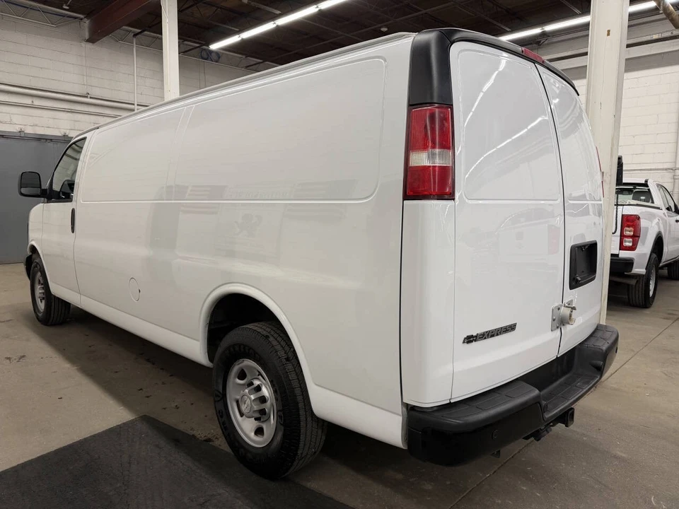 2017 Chevrolet Express - Image 4 of 12