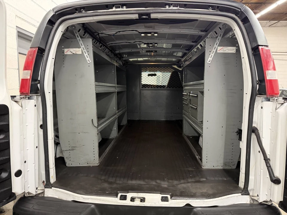 2017 Chevrolet Express - Image 7 of 21