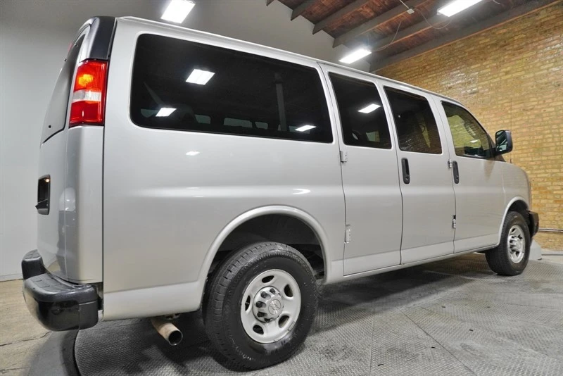 2017 Chevrolet Express - Image 12 of 12