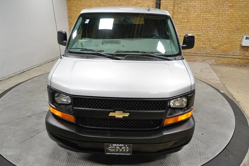 2017 Chevrolet Express - Image 5 of 12