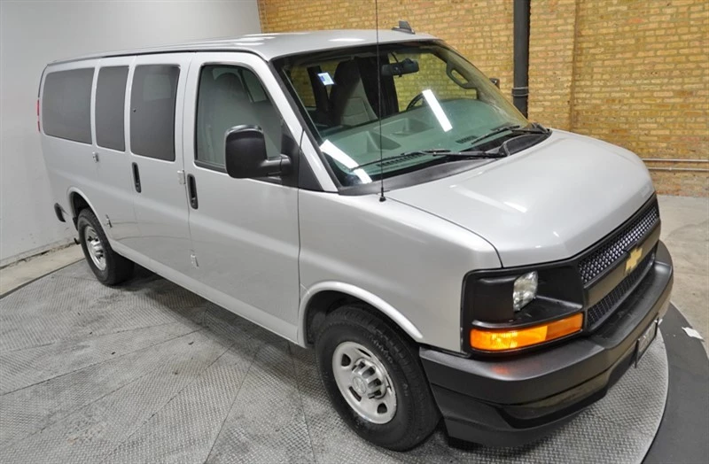 2017 Chevrolet Express - Image 7 of 12