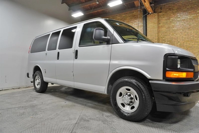 2017 Chevrolet Express - Image 8 of 12