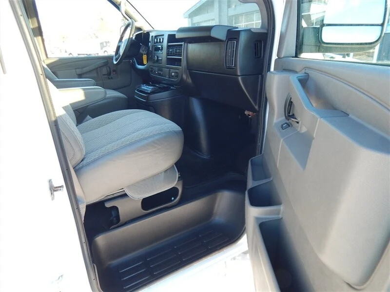 2017 Chevrolet Express - Image 9 of 12