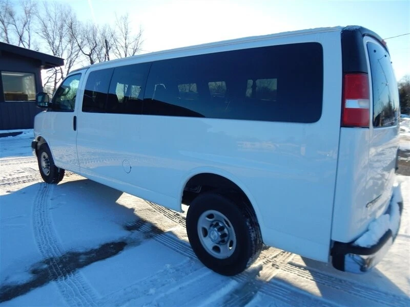 2017 Chevrolet Express - Image 5 of 12
