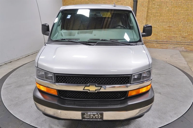 2017 Chevrolet Express - Image 5 of 21